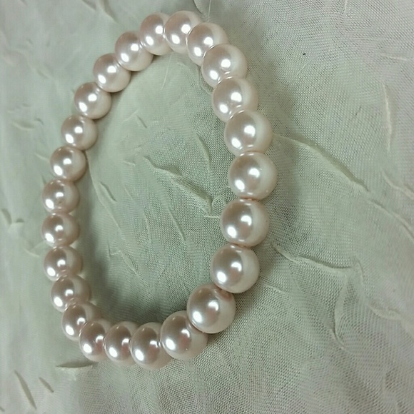 Bracelet Light pink pearly bead stretch - Picture 3 of 3